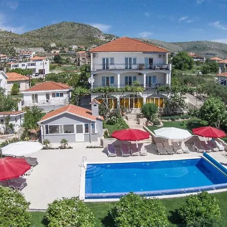 Mit Terrasse - B56680 Apartment Trogir